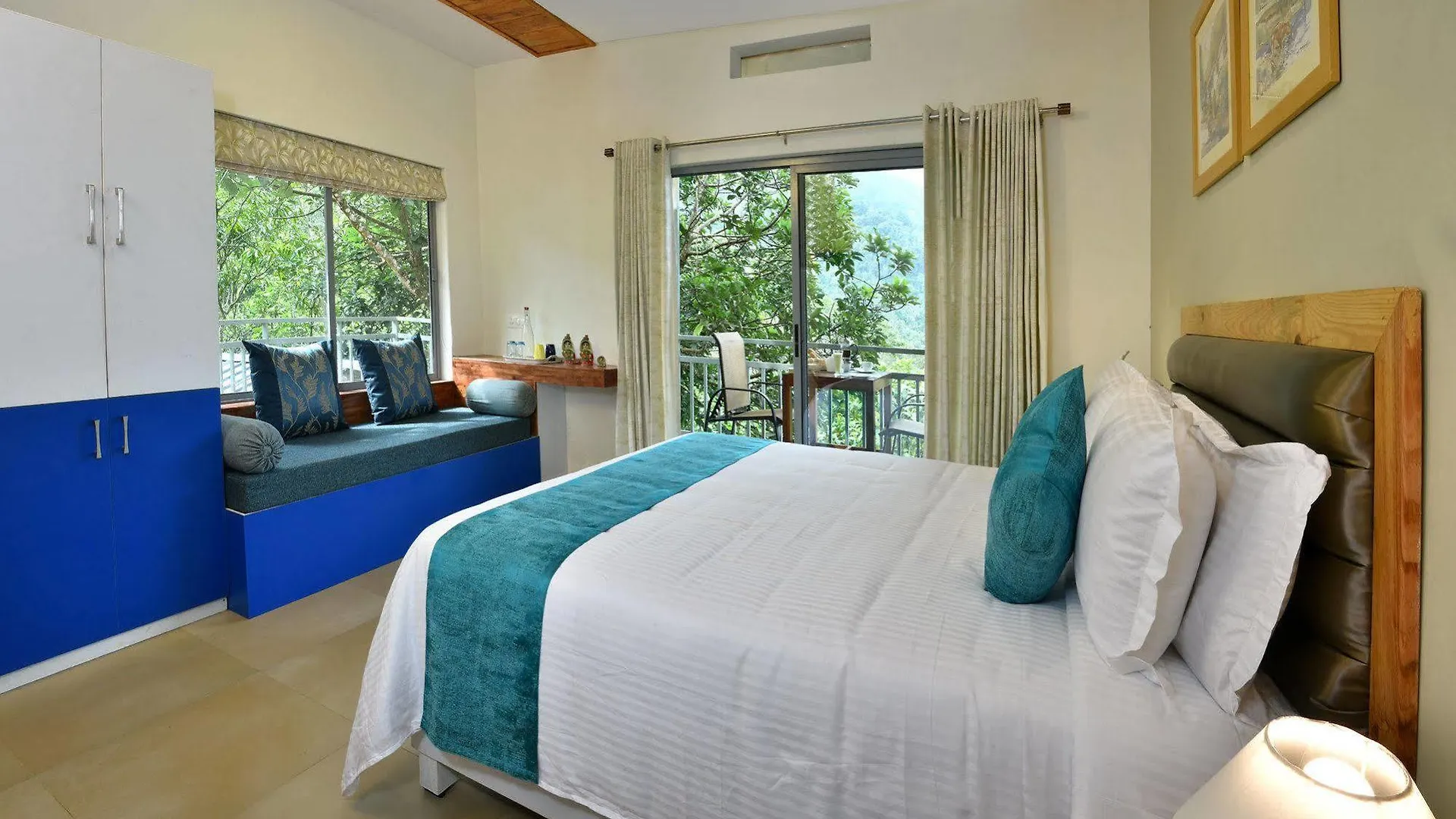 Hotel Mistletoe Munnar