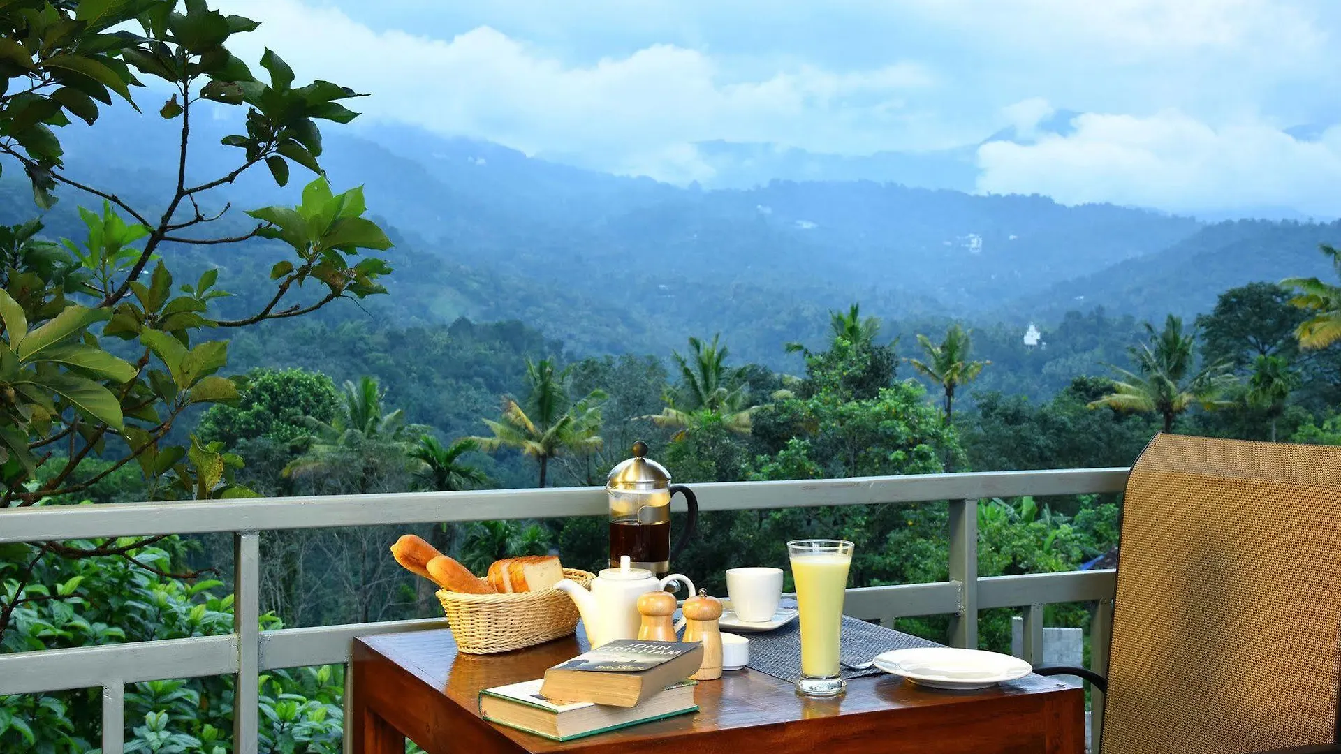 Hotel Mistletoe Munnar