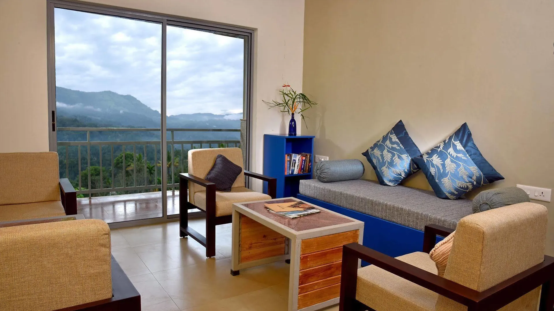 Mistletoe Munnar Hotel